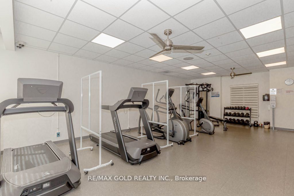 7 Townsgate Dr, #802