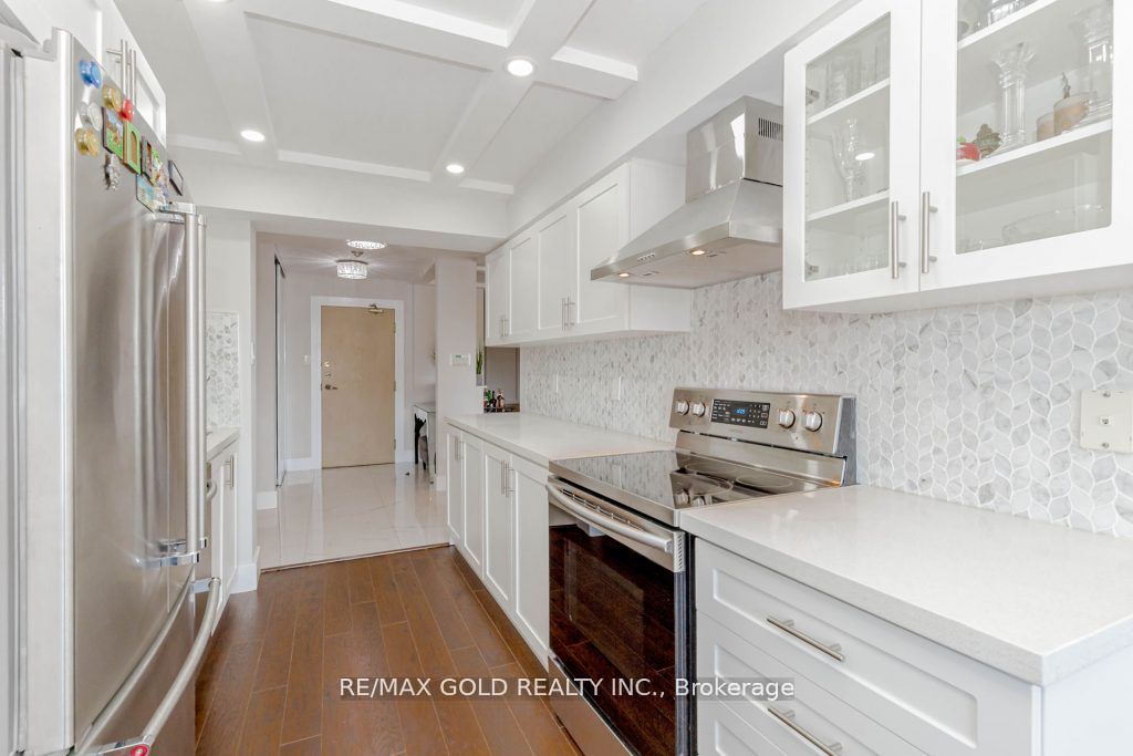7 Townsgate Dr, #802