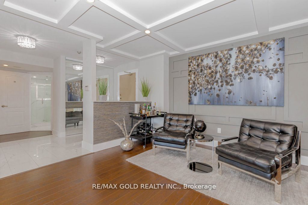 7 Townsgate Dr, #802