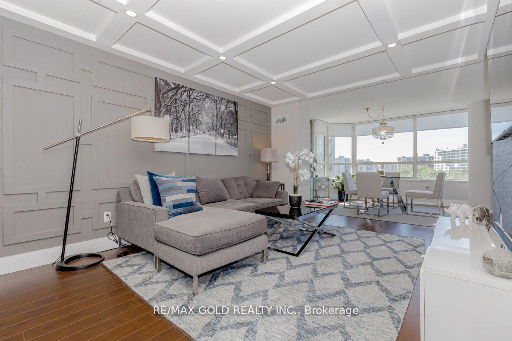7 Townsgate Dr, #802