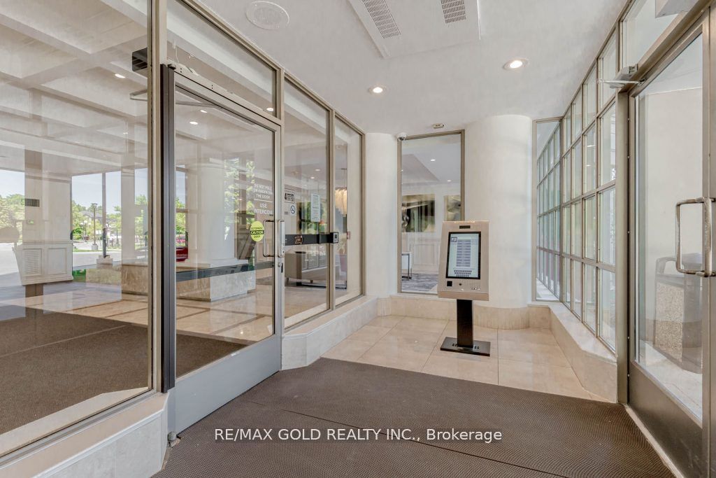 7 Townsgate Dr, #802