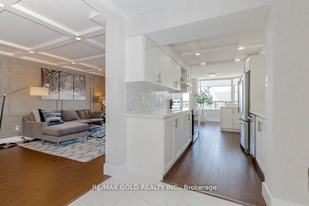 7 Townsgate Dr, #802