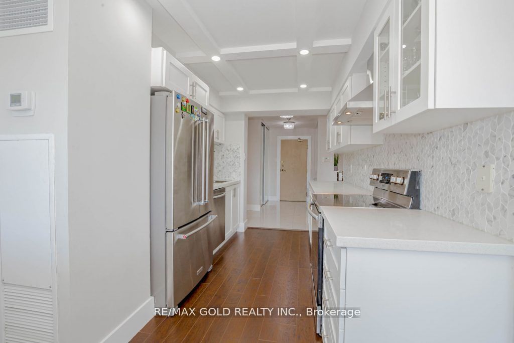 7 Townsgate Dr, #802
