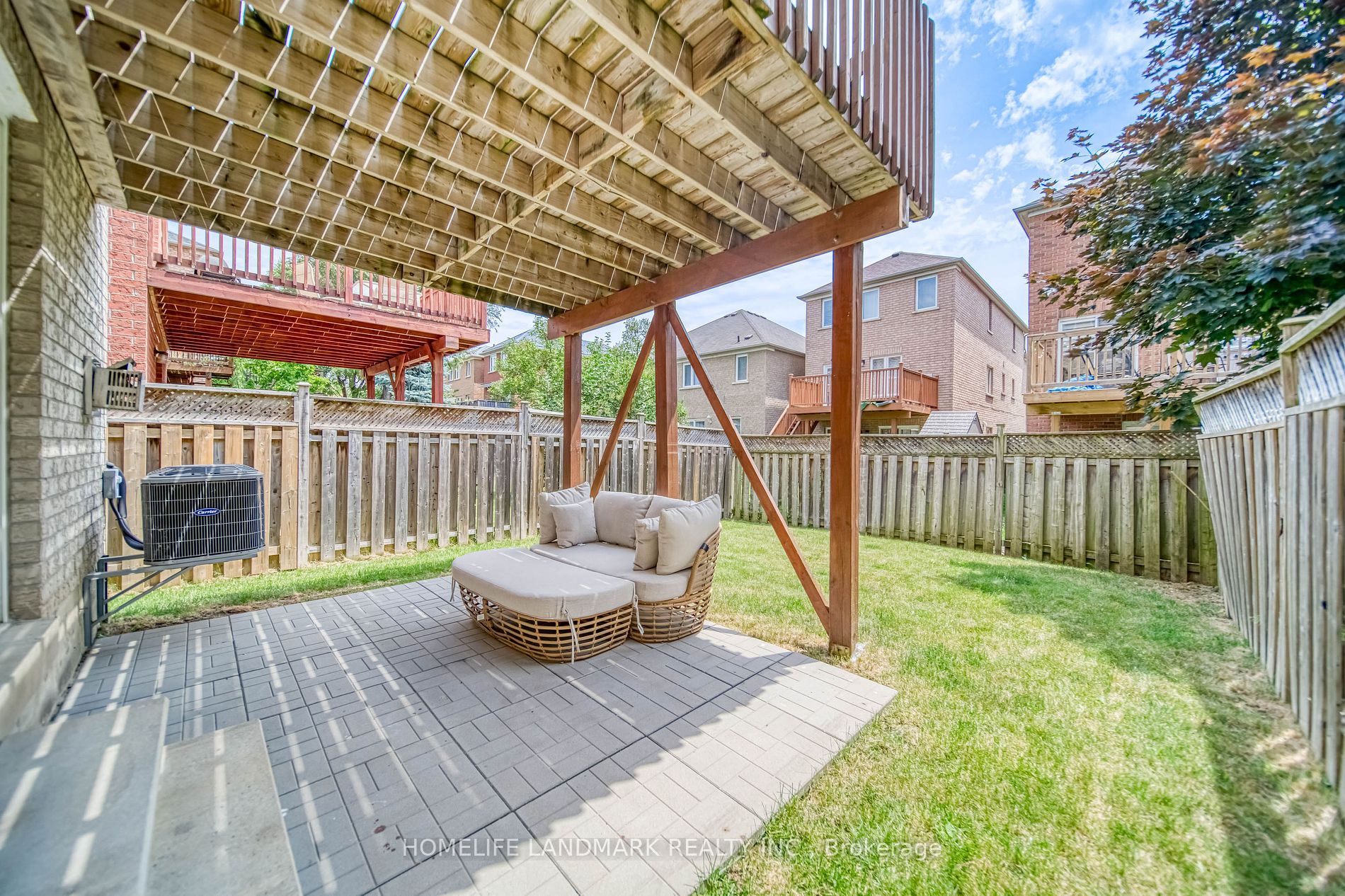 63 Sassafras Circ
