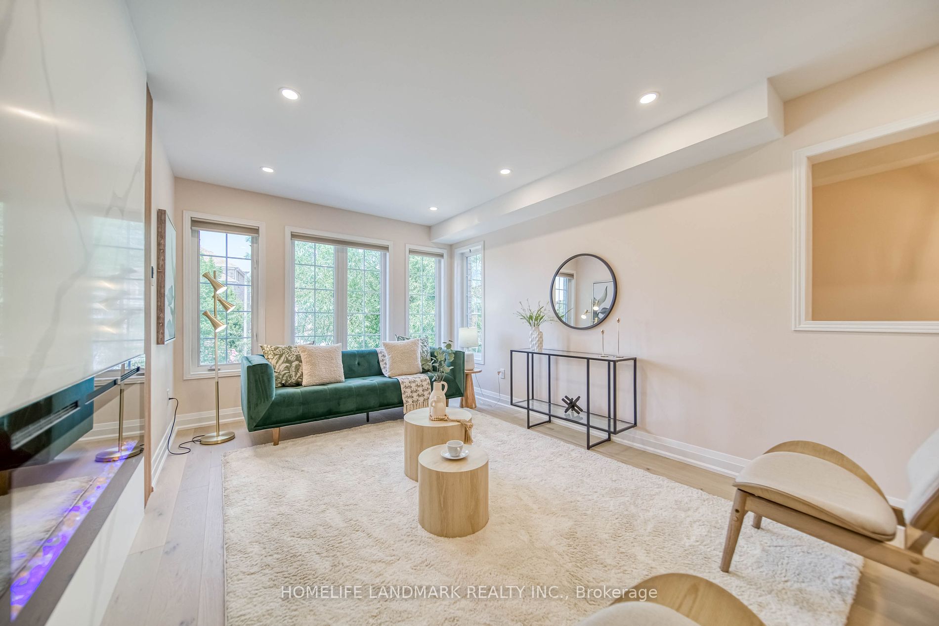 63 Sassafras Circ