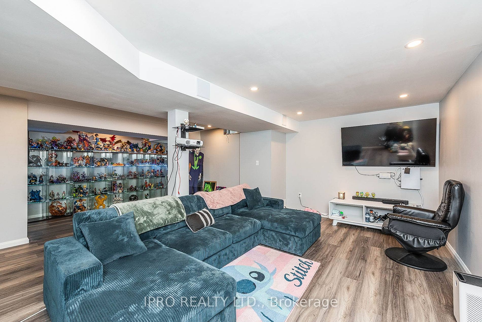 66 Skylark Drive