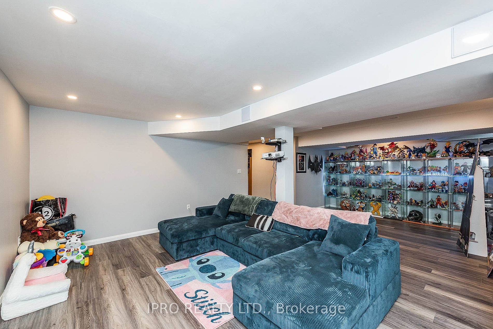 66 Skylark Drive