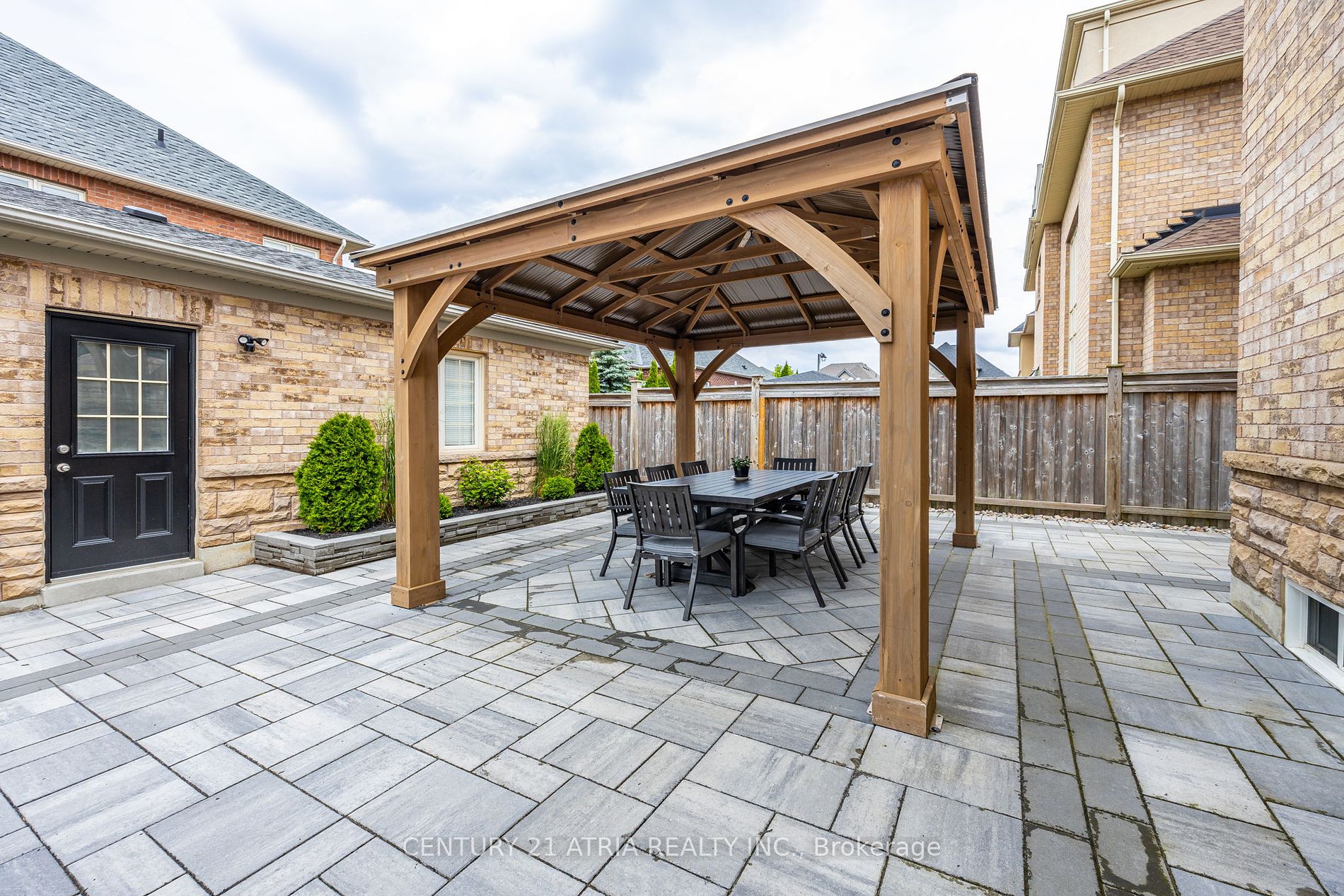61 Weslock Cres