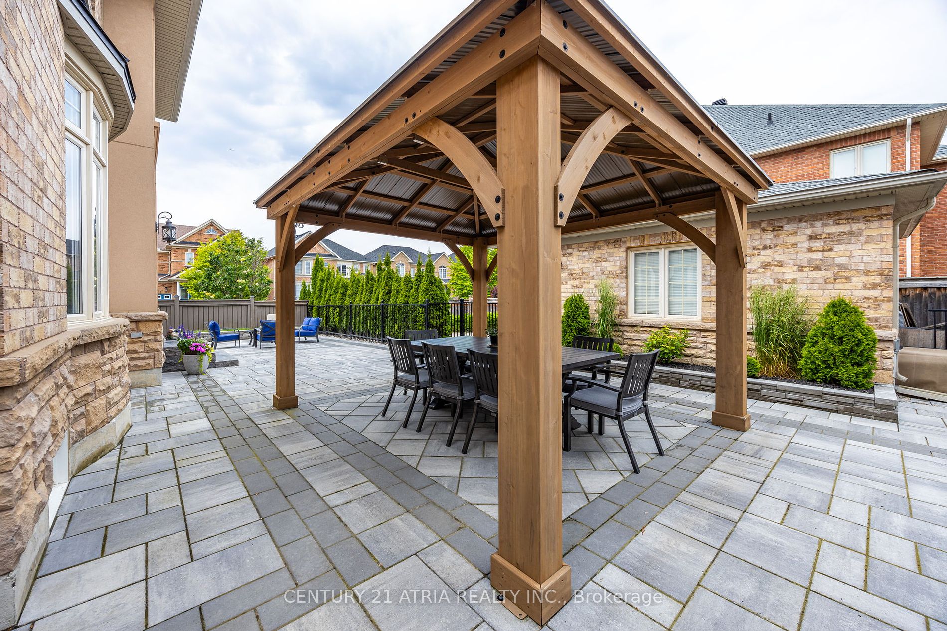 61 Weslock Cres