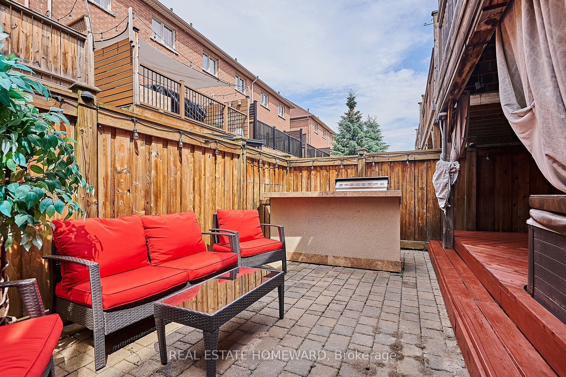 4 Isaac Devins Avenue