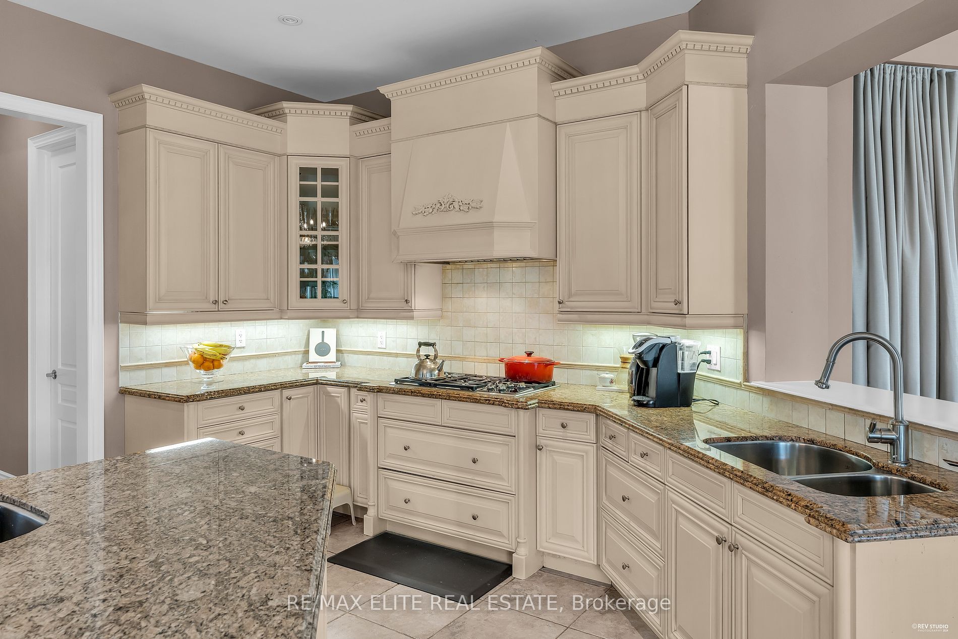 123 Carisbrooke Circle