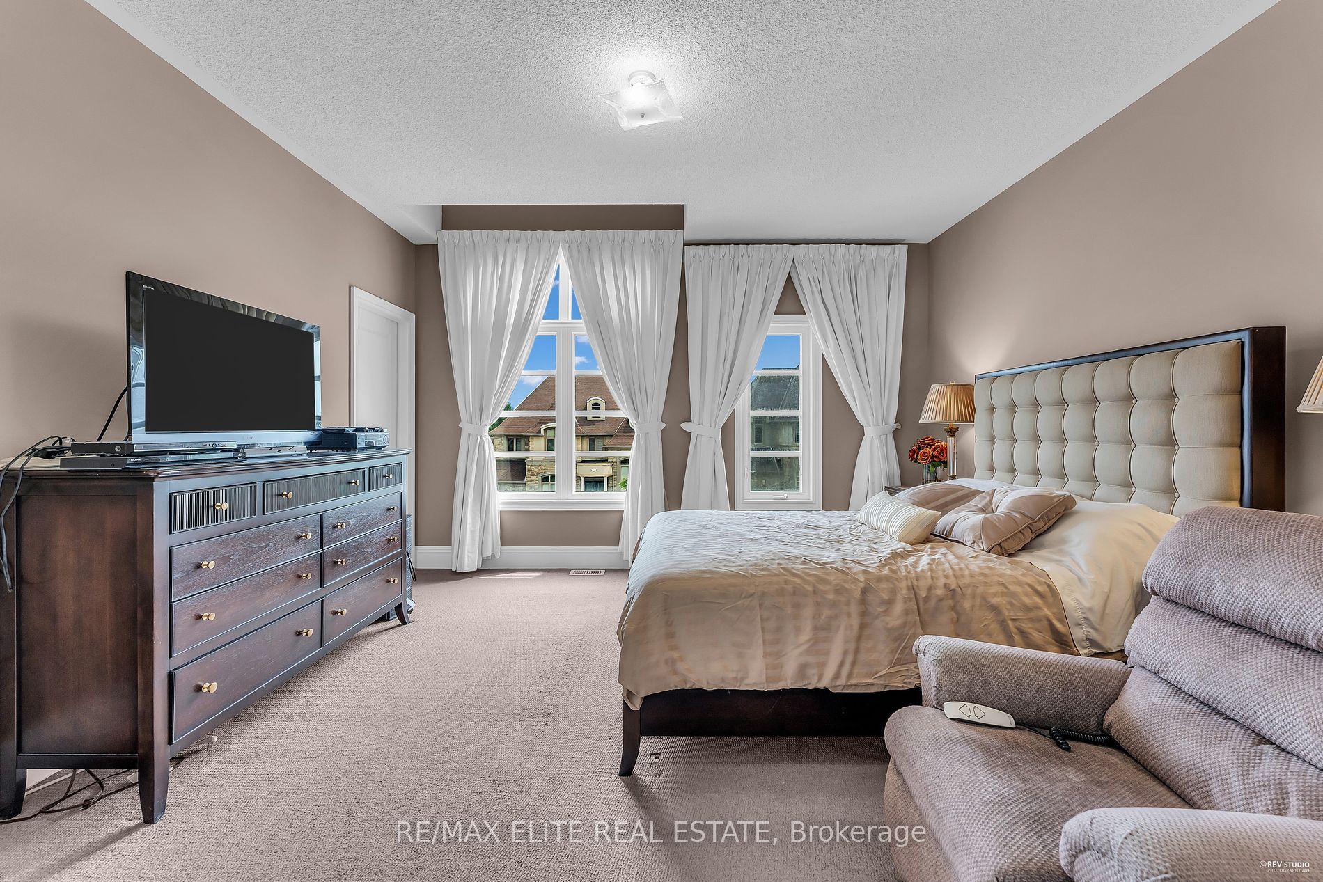123 Carisbrooke Circle
