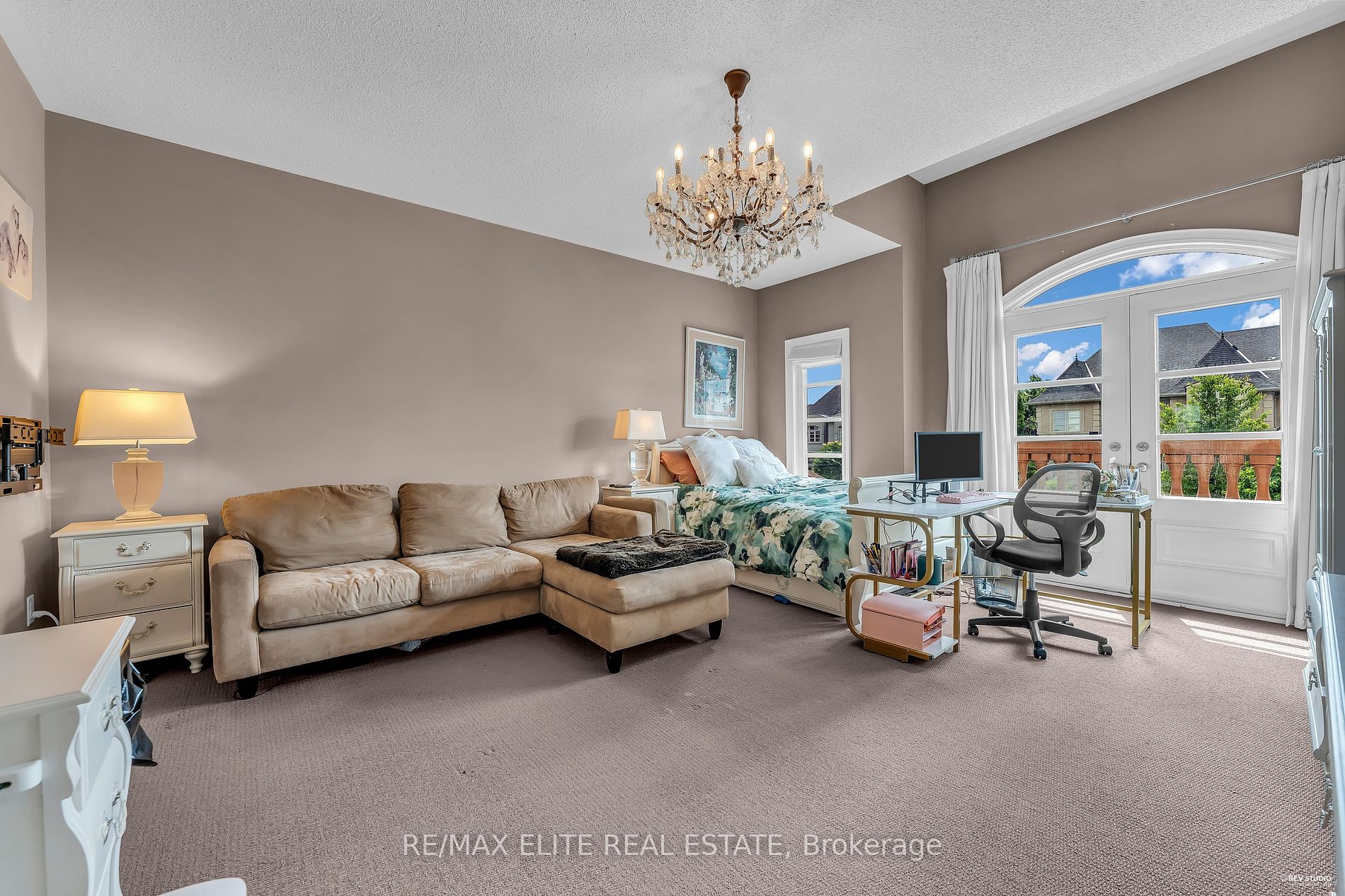 123 Carisbrooke Circle