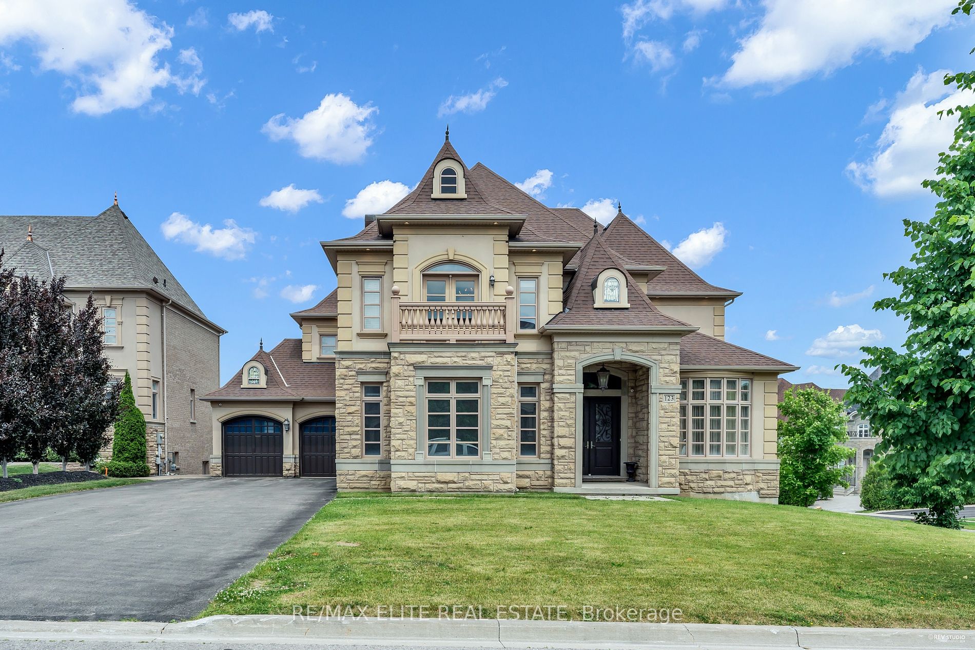 123 Carisbrooke Circle