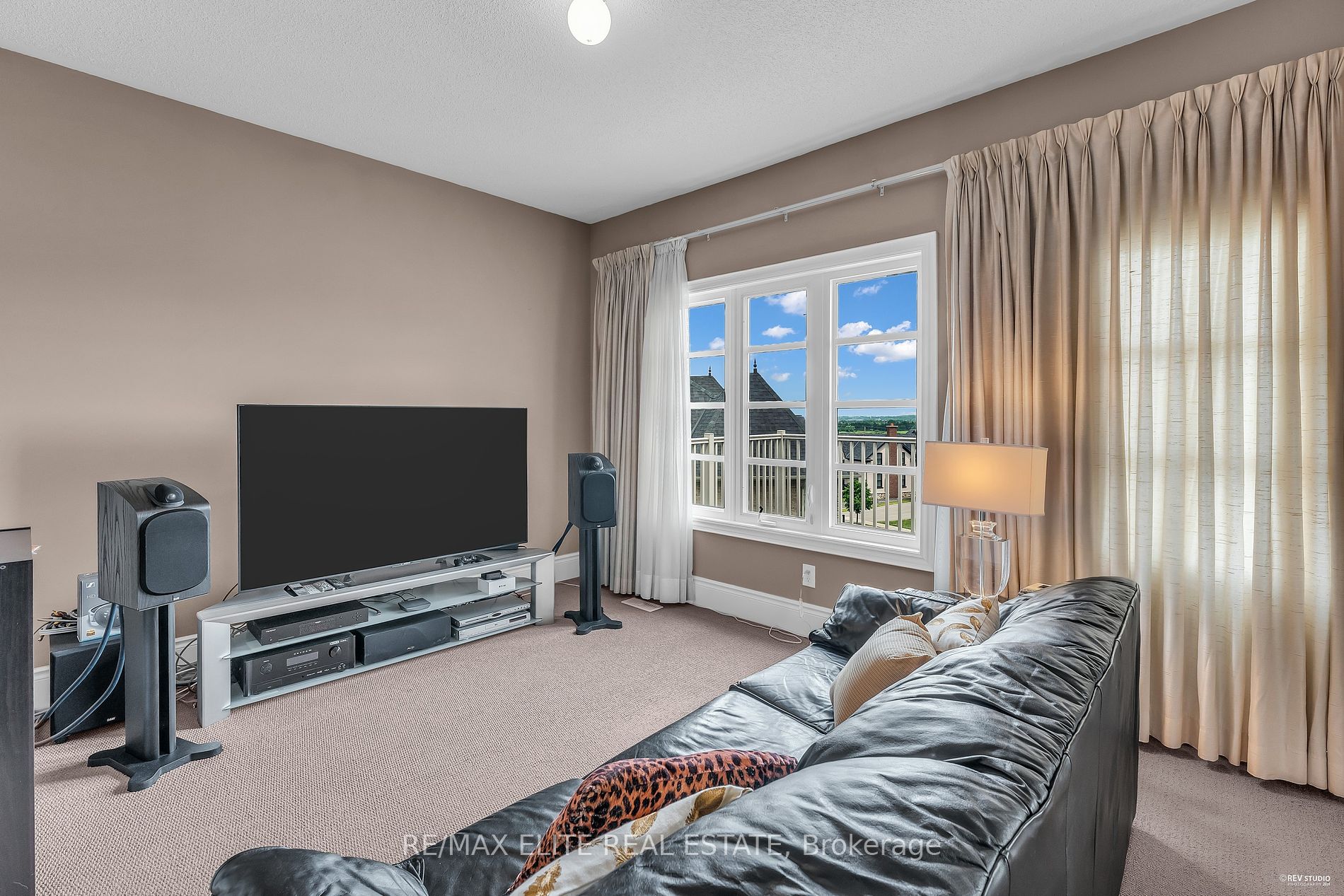 123 Carisbrooke Circle