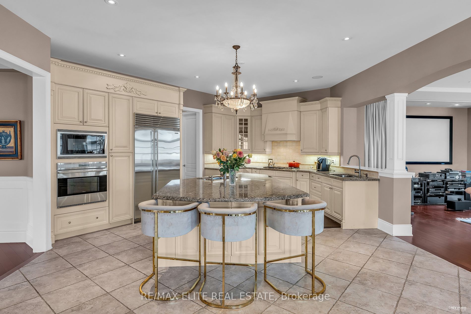 123 Carisbrooke Circle