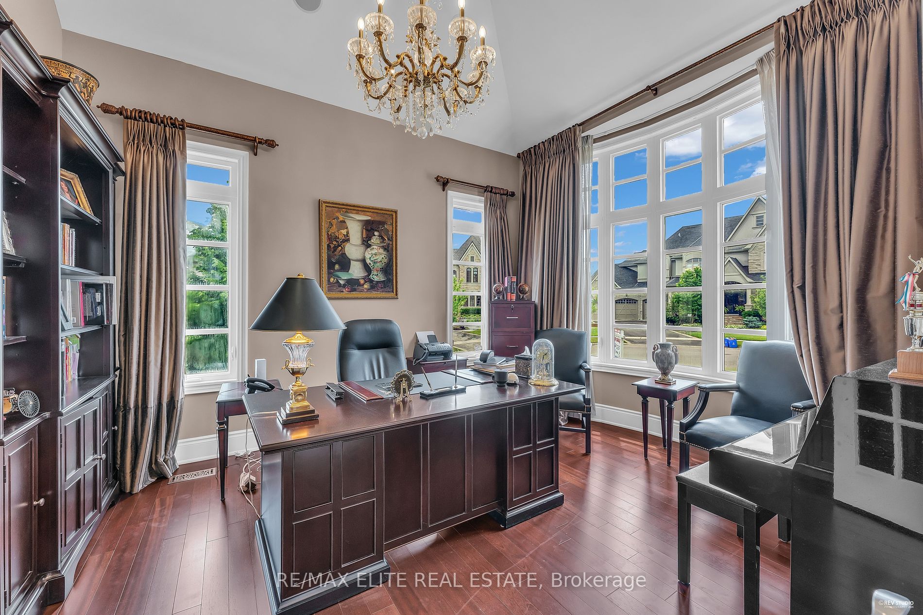 123 Carisbrooke Circle