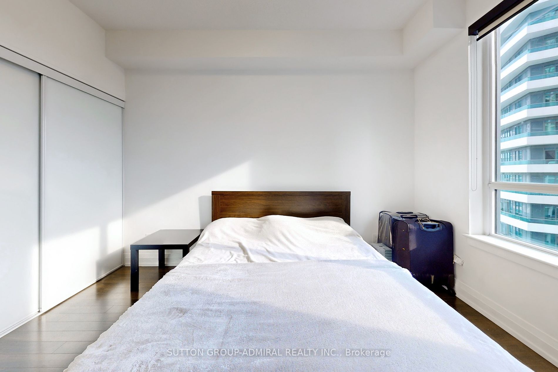 7165 Yonge St, #1110
