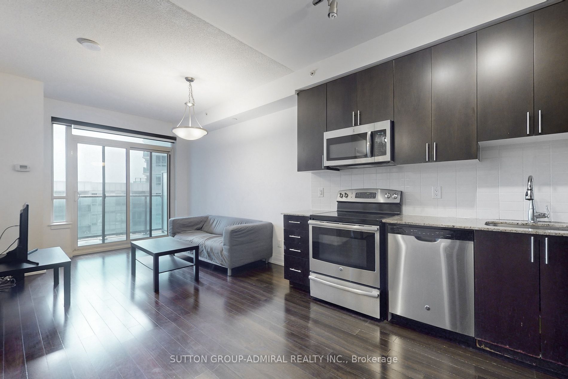 7165 Yonge St, #1110