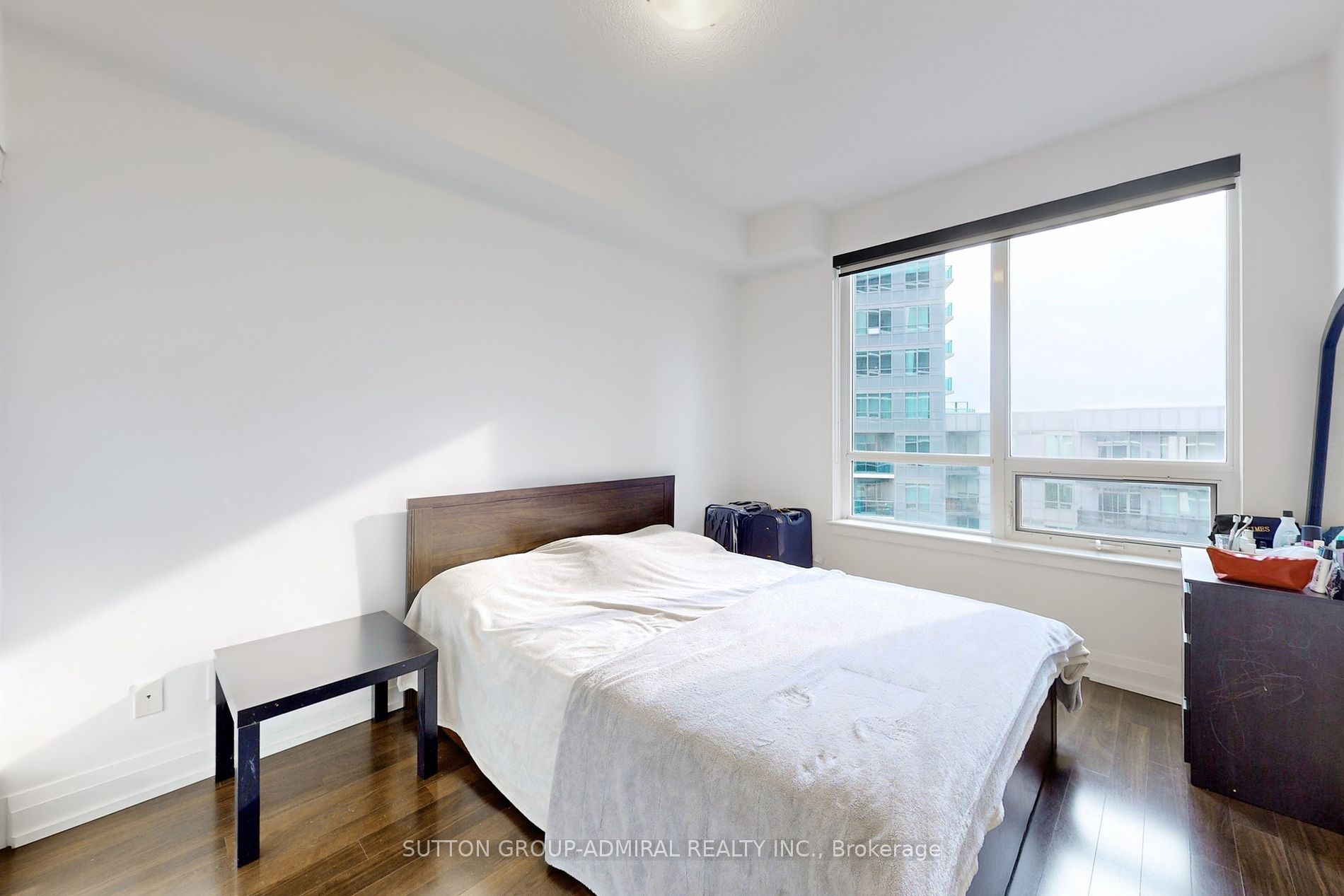 7165 Yonge St, #1110
