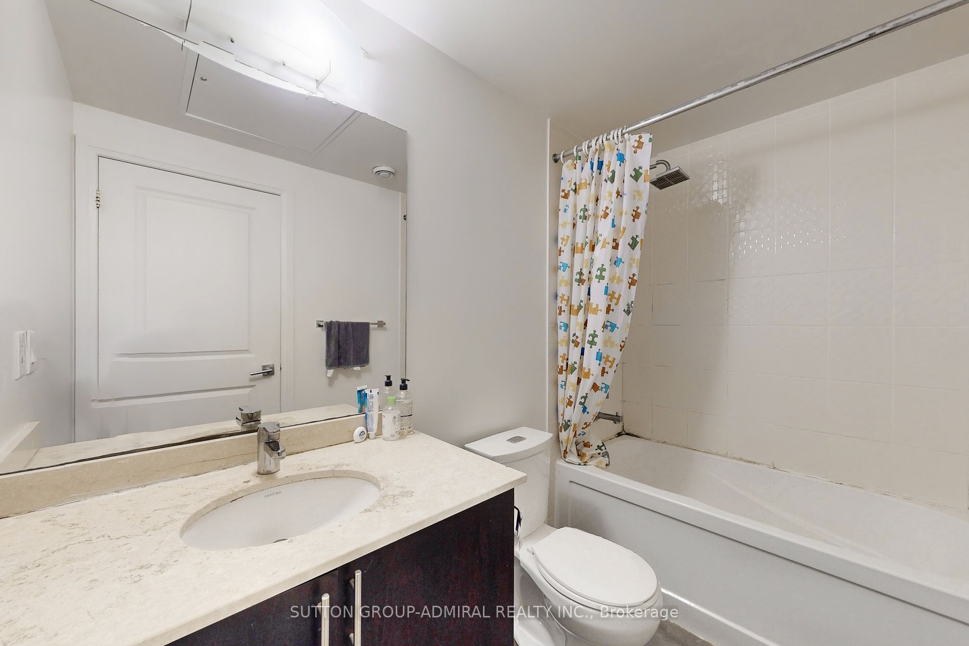 7165 Yonge St, #1110