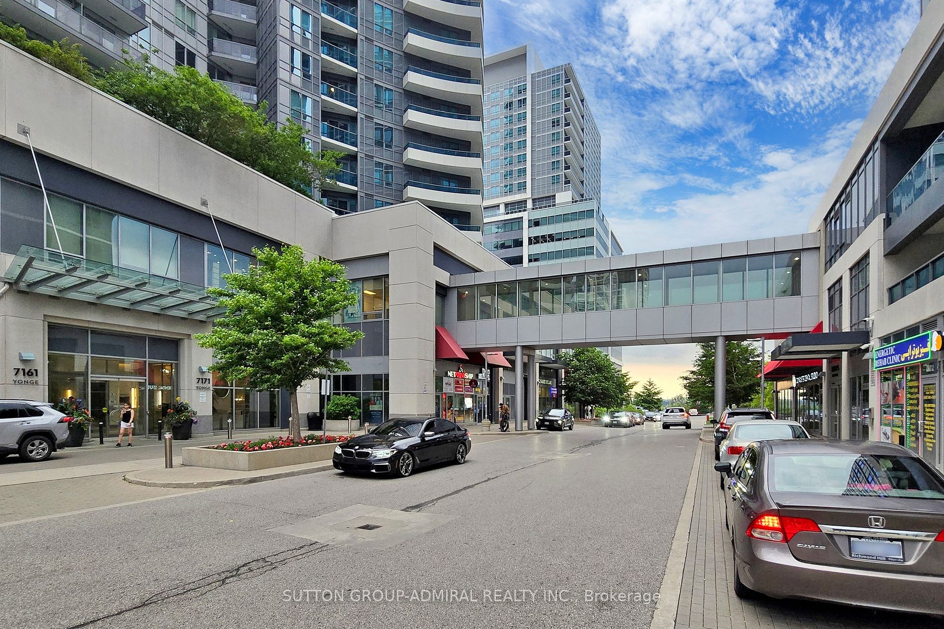 7165 Yonge St, #1110