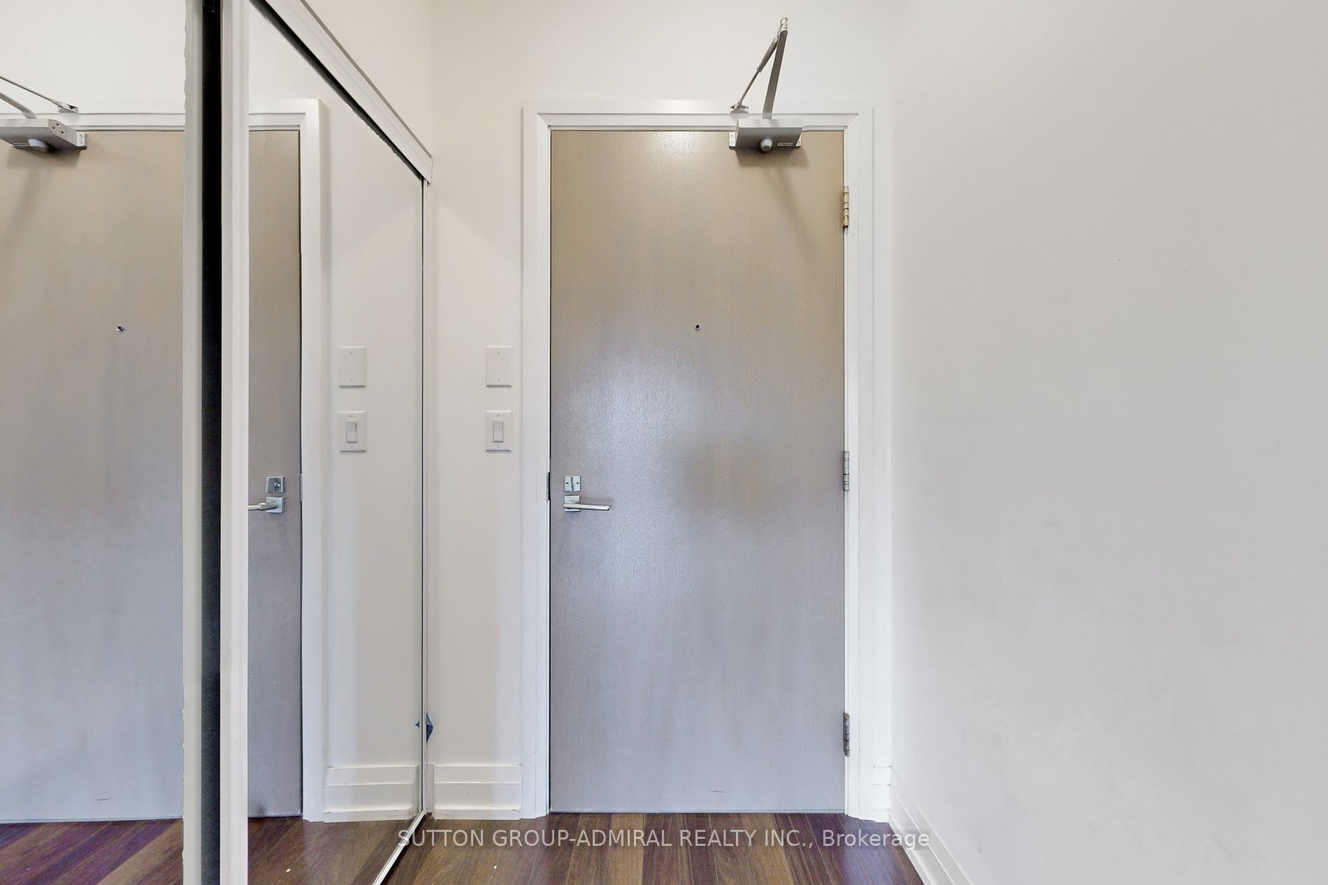 7165 Yonge St, #1110