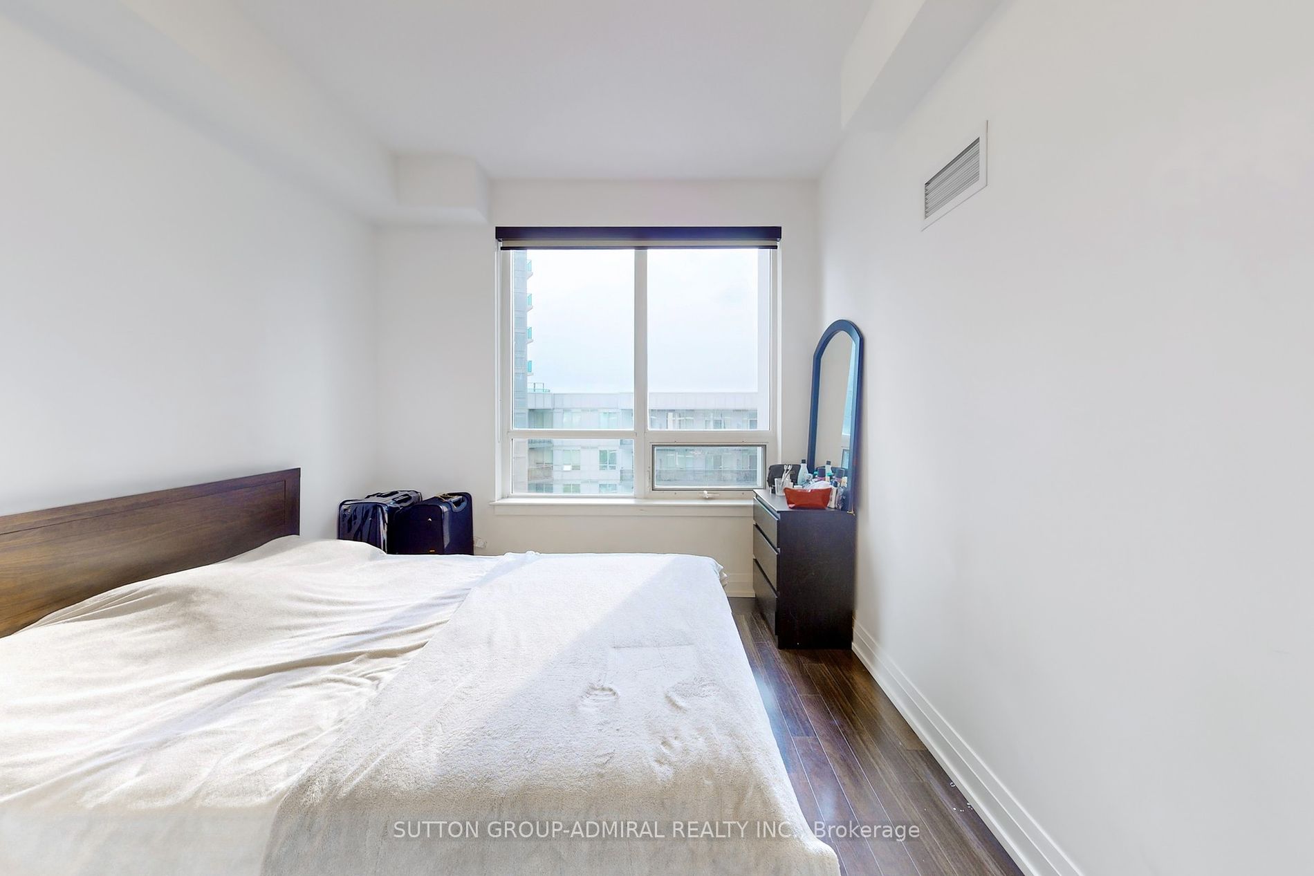 7165 Yonge St, #1110