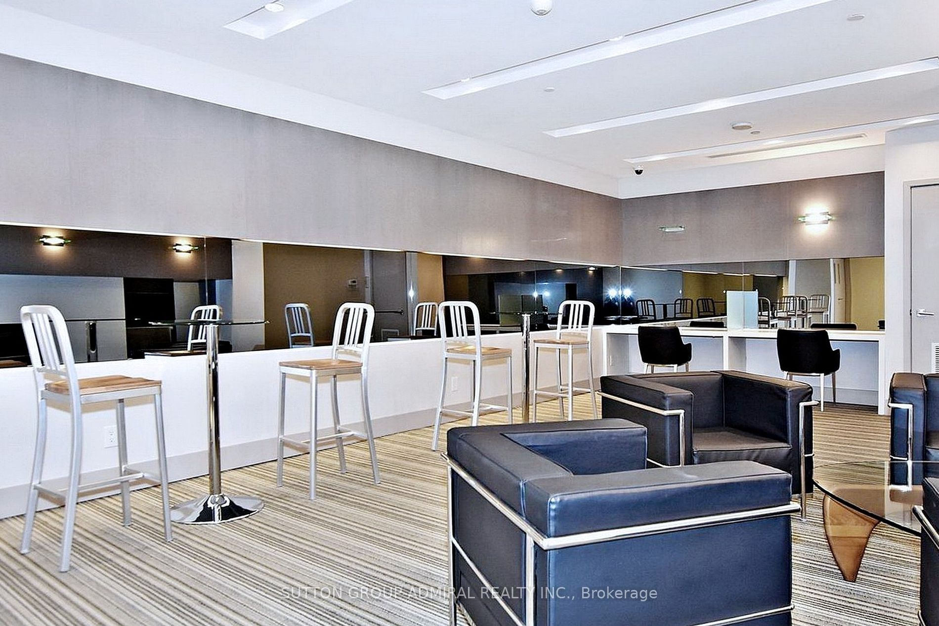 7165 Yonge St, #1110