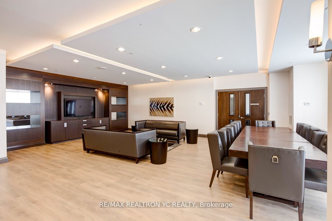 7171 Yonge Street #408