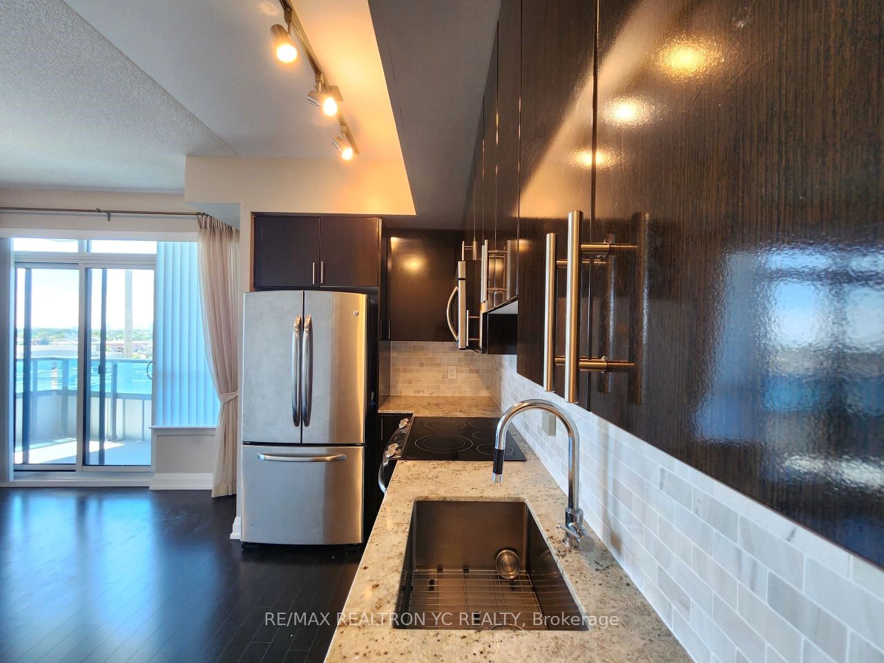 7171 Yonge Street #408