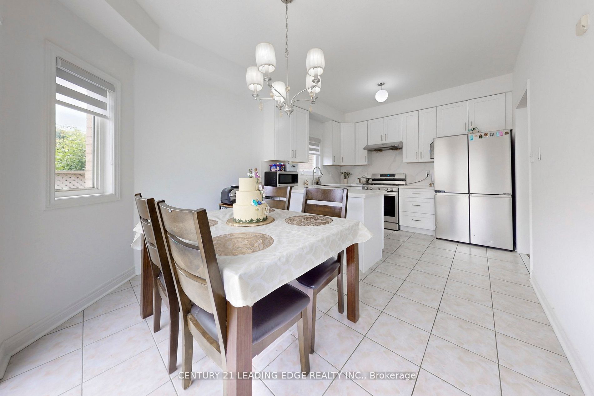 563 Highglen Ave