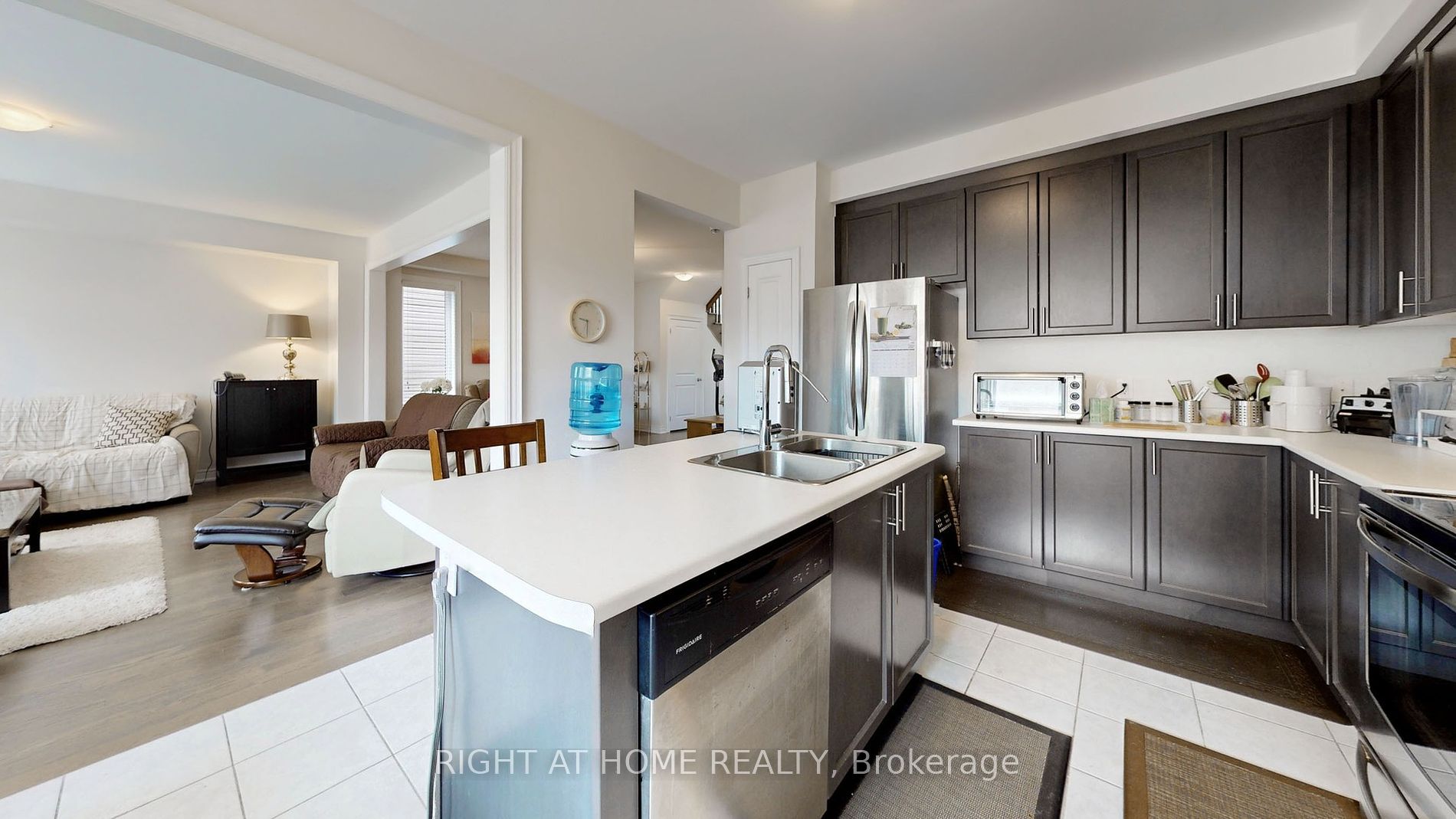 11 Robert Wilson Crescent