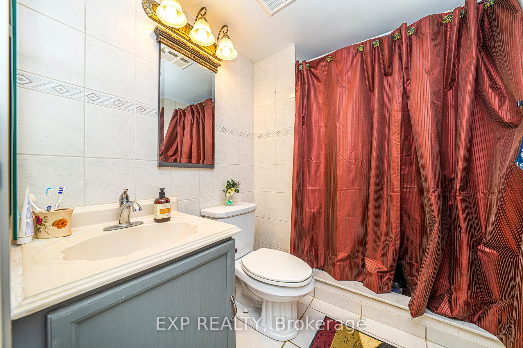 32 Clarissa Drive #521