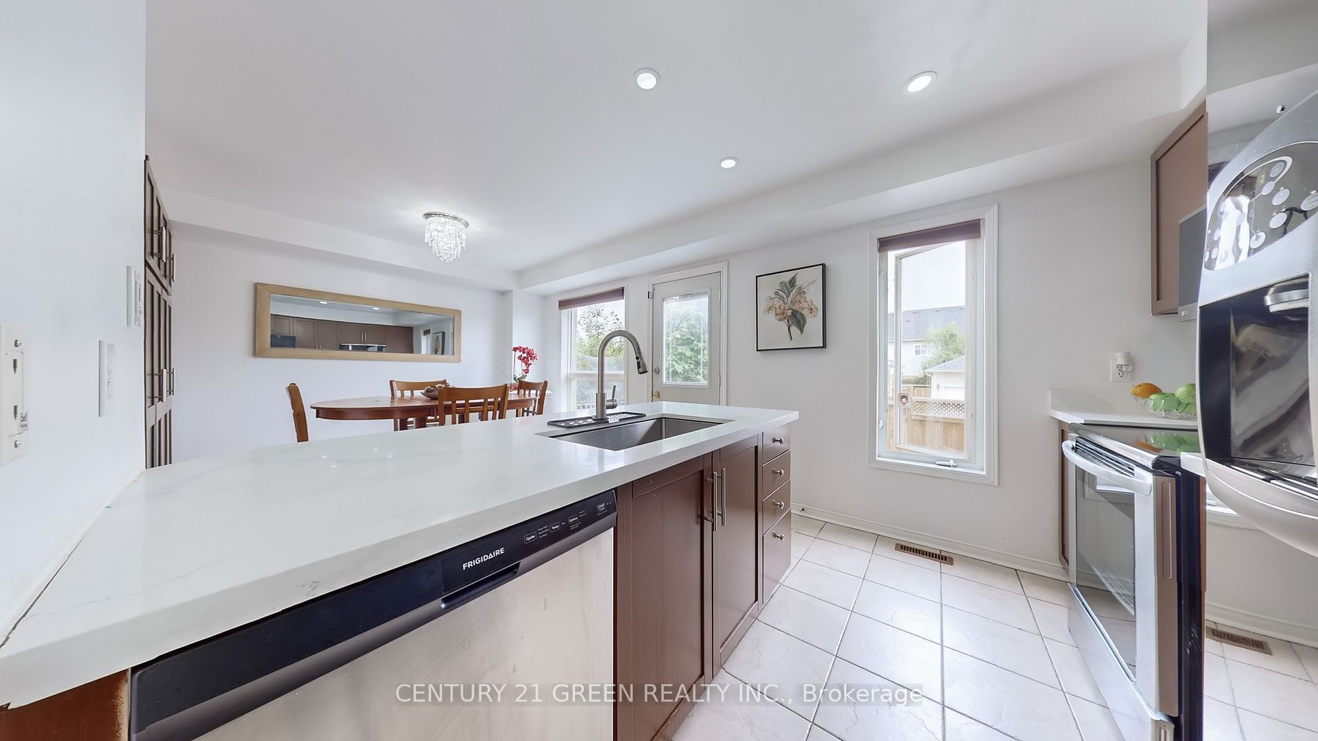 145 Baywell Cres S