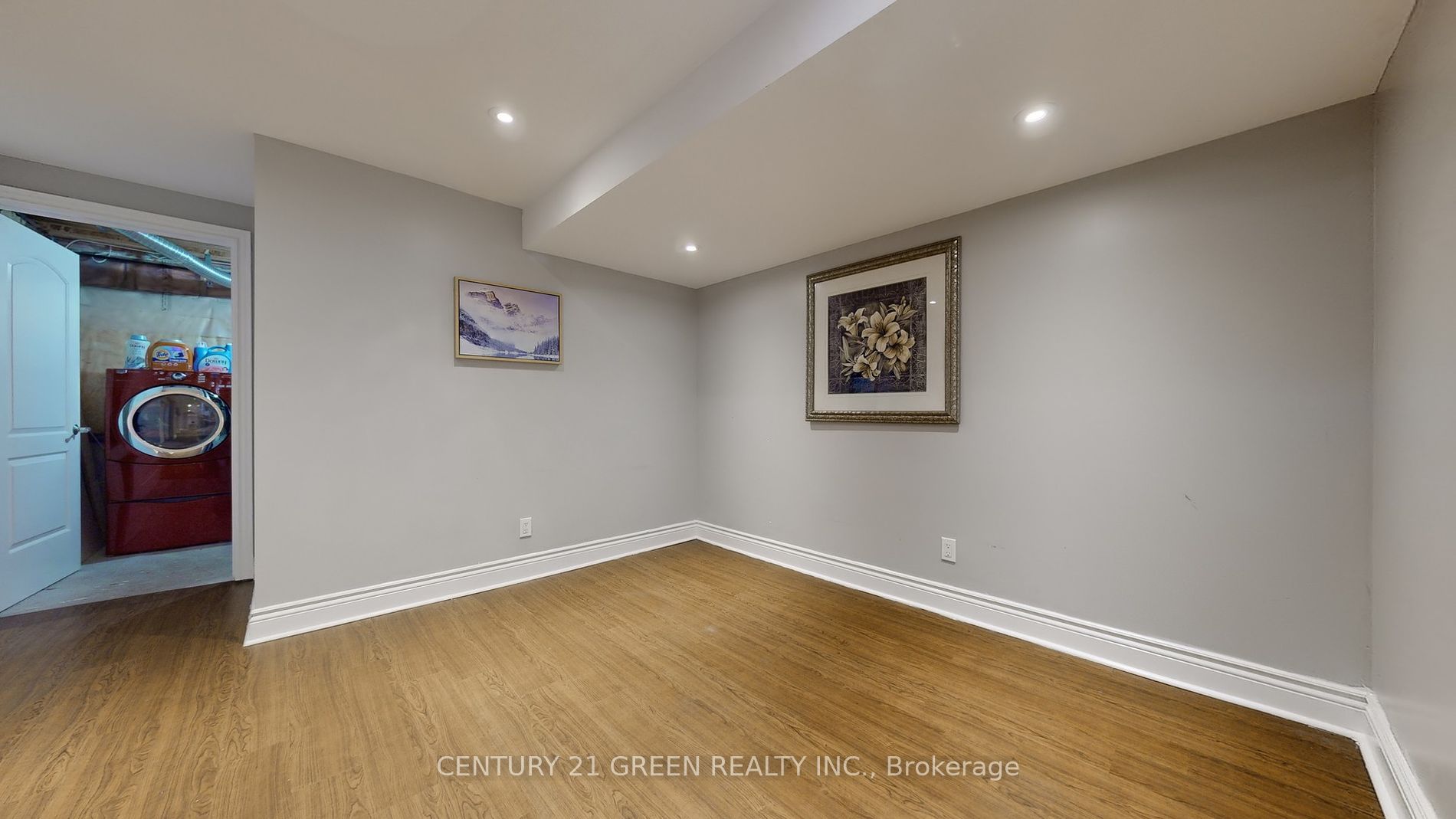 145 Baywell Cres S