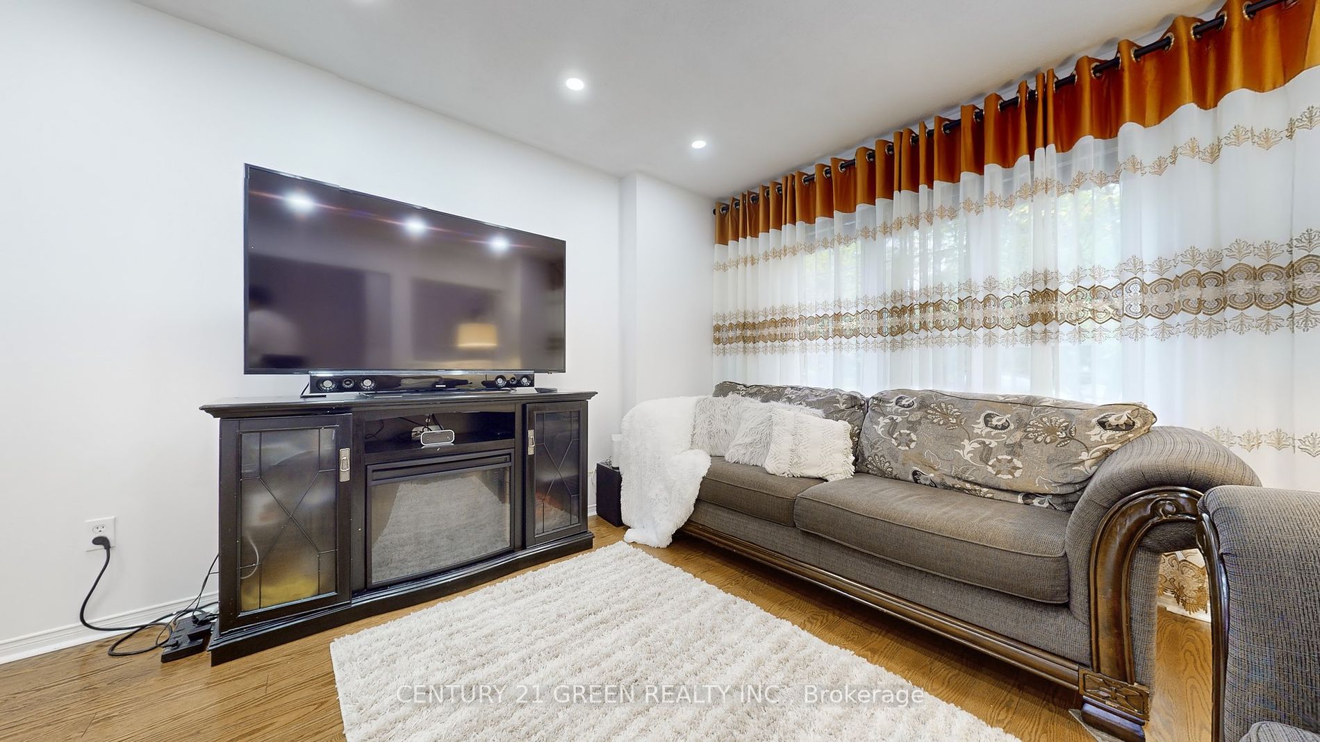 145 Baywell Cres S