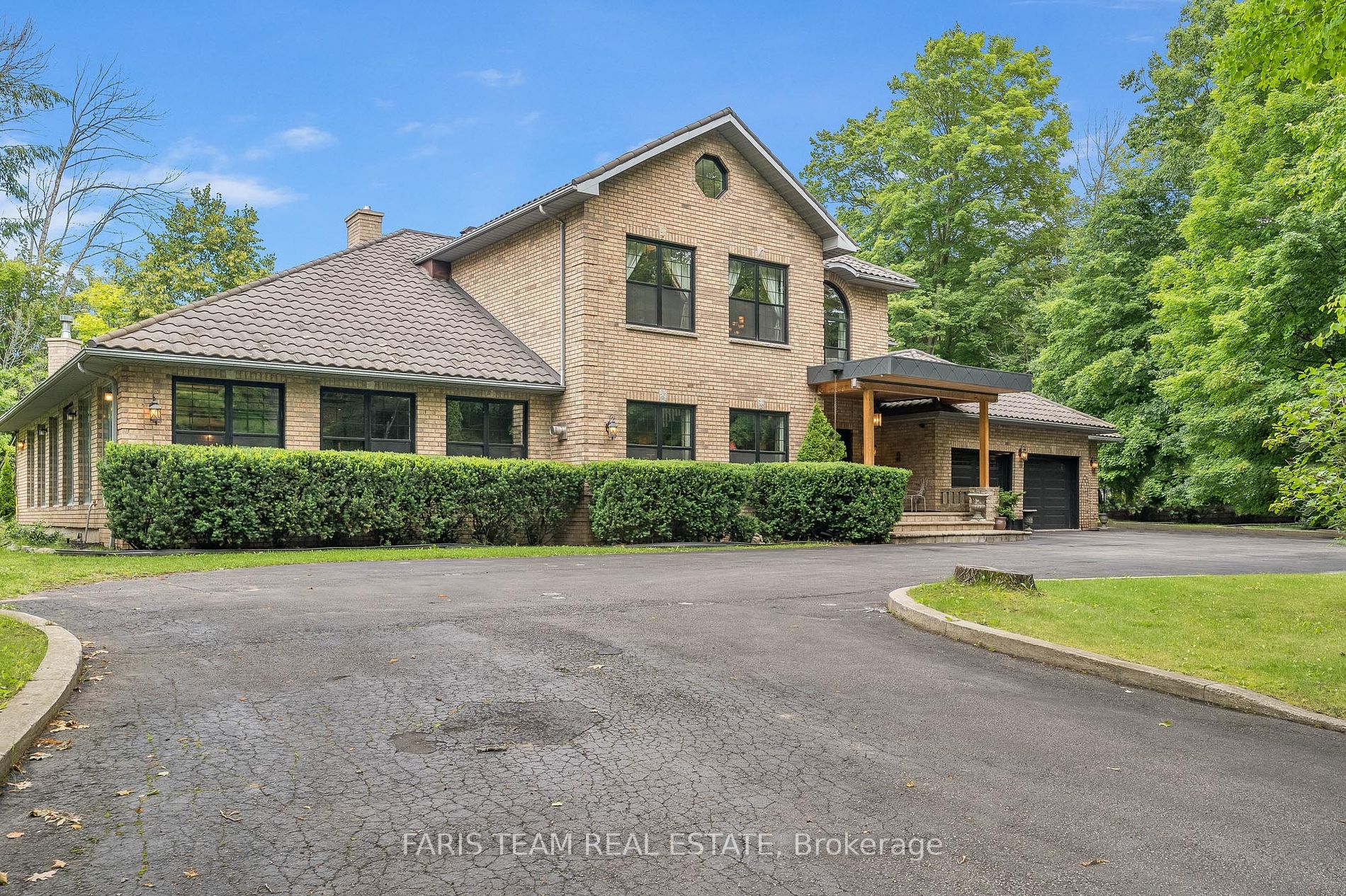 1826 Quantz Cres