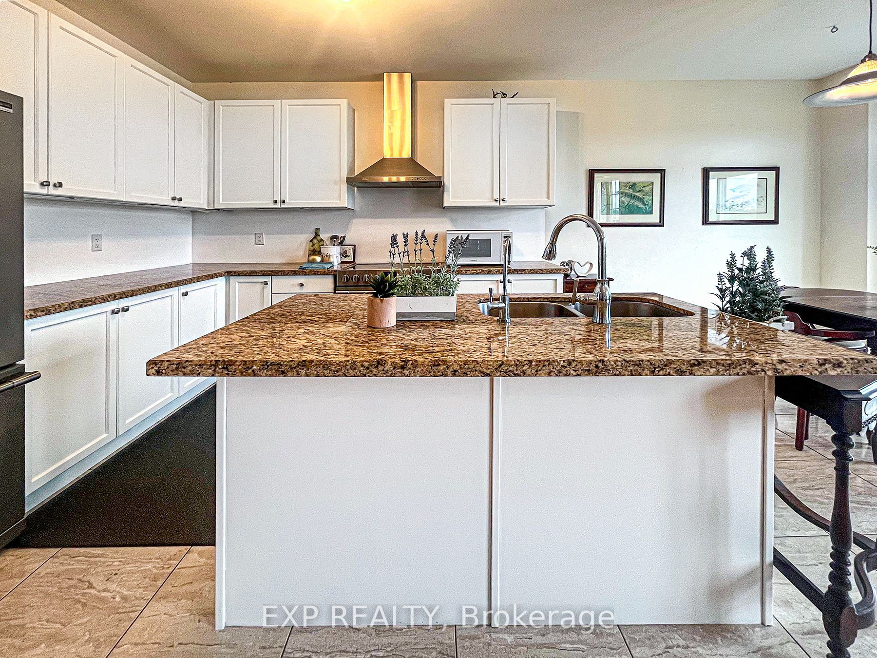 11 Turner Dr