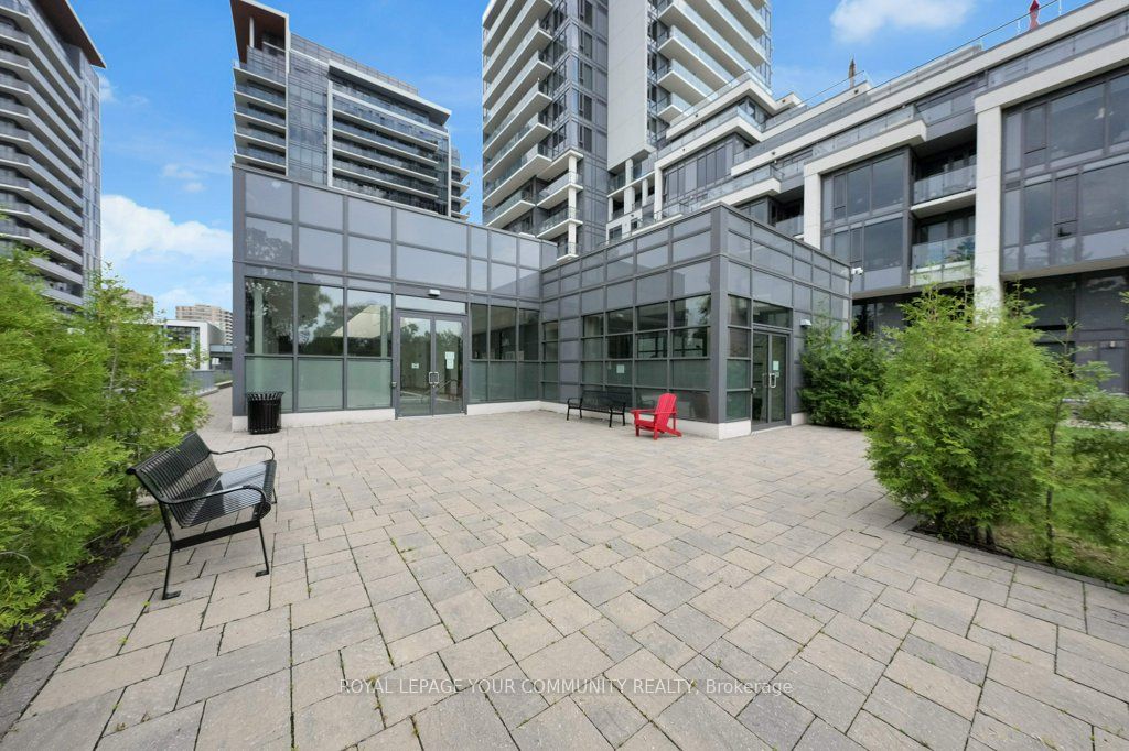 9600 Yonge Street, #711B
