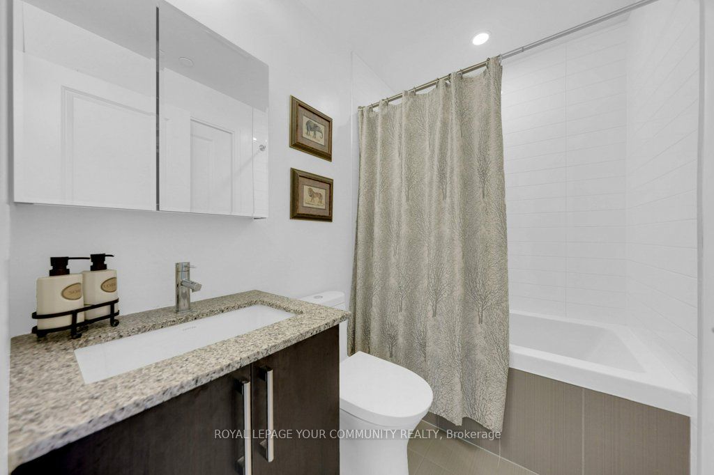 9600 Yonge Street, #711B