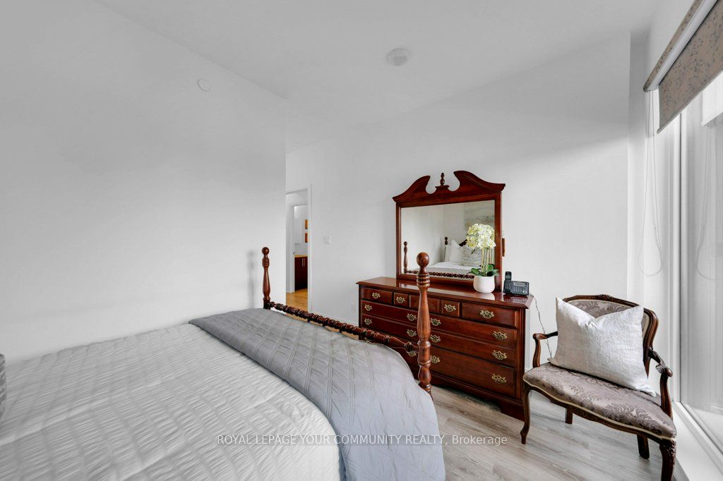 9600 Yonge Street, #711B