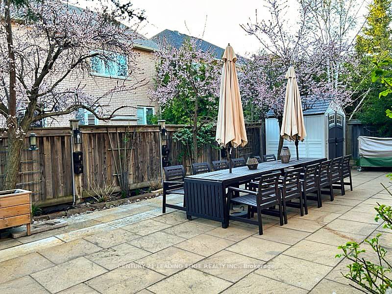 10 Morland Crescent