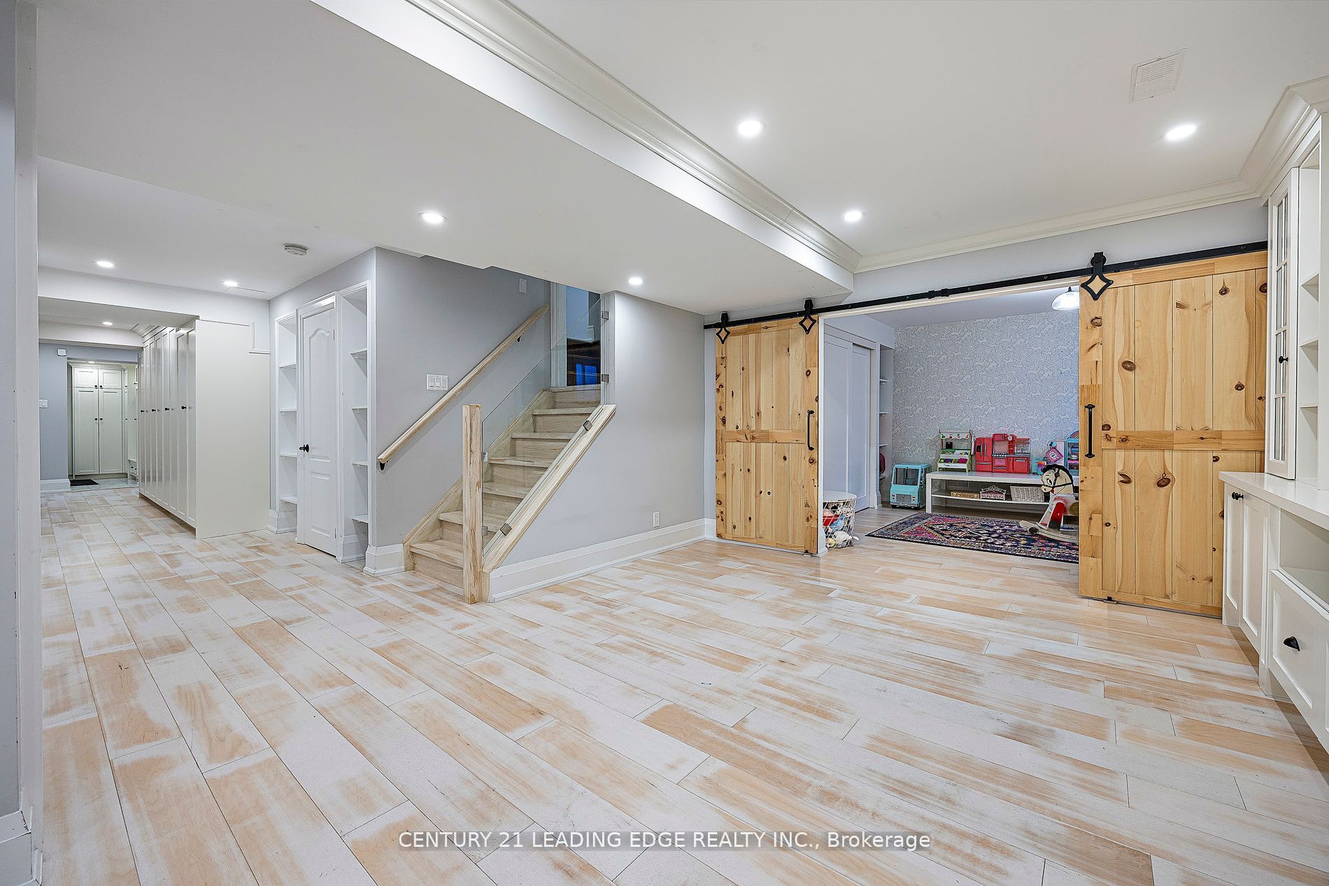 10 Morland Crescent