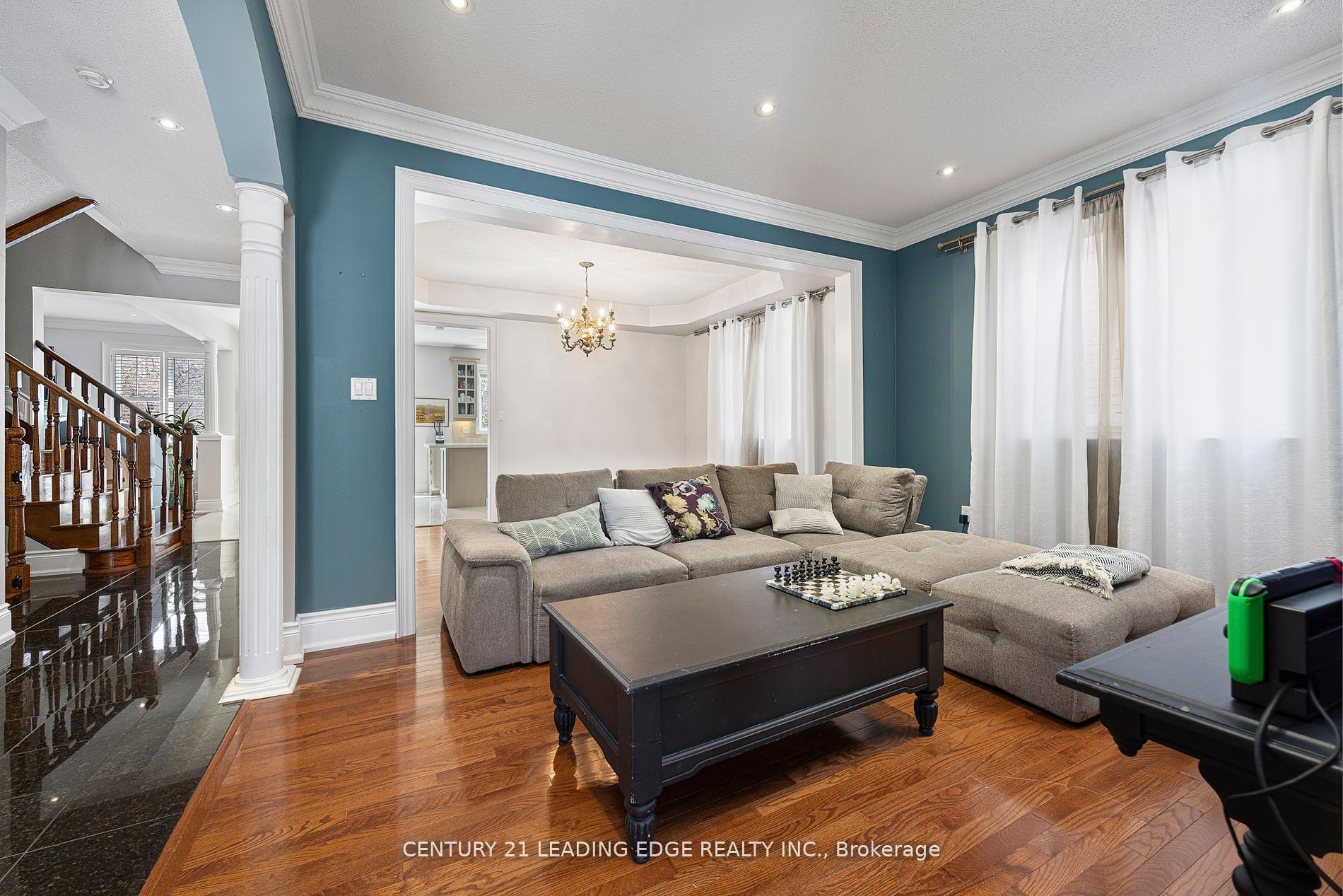 10 Morland Crescent