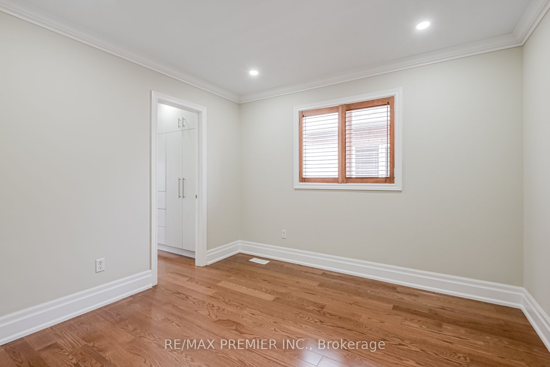 37 Colombo Cres