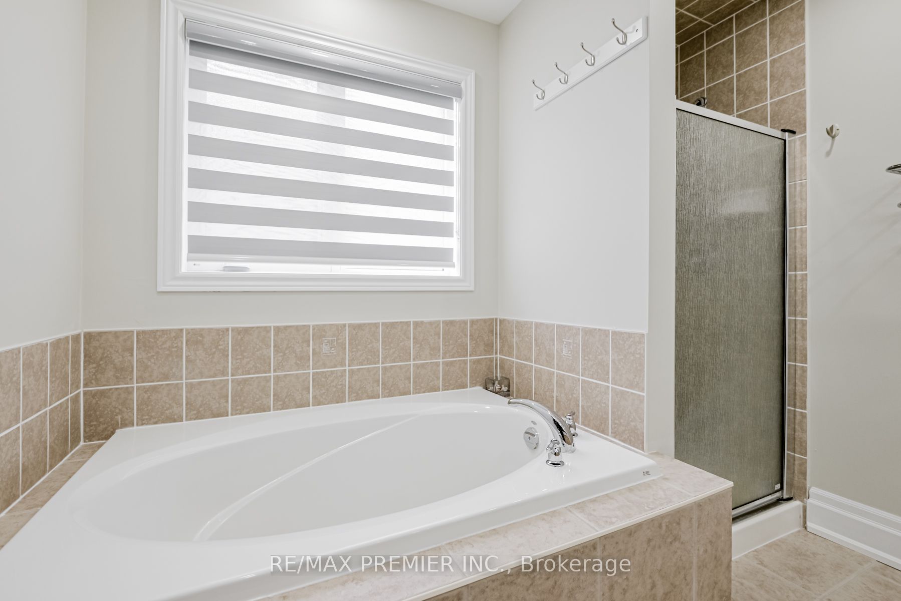 37 Colombo Cres