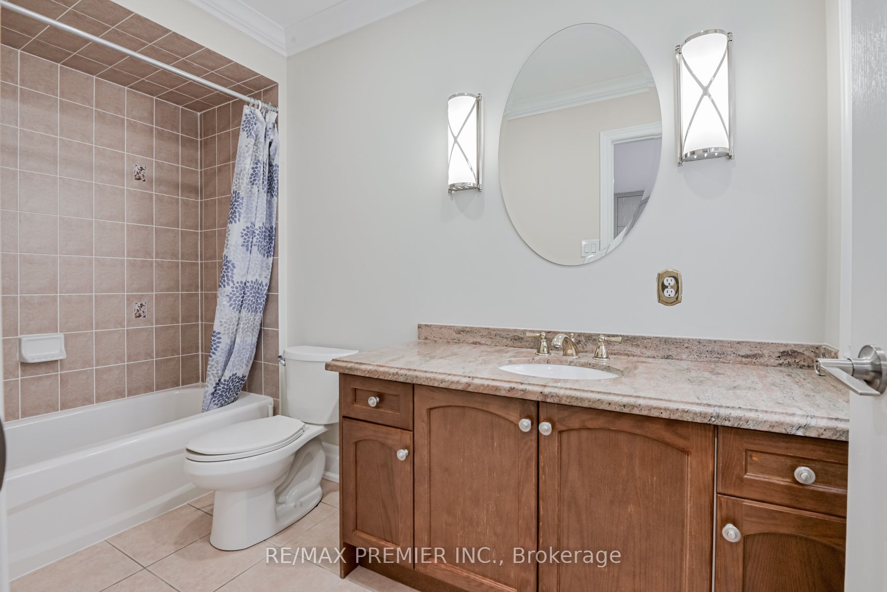 37 Colombo Cres