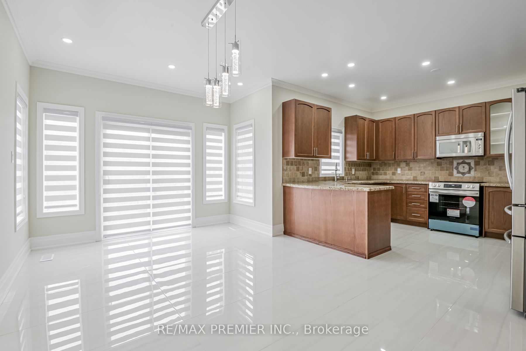 37 Colombo Cres