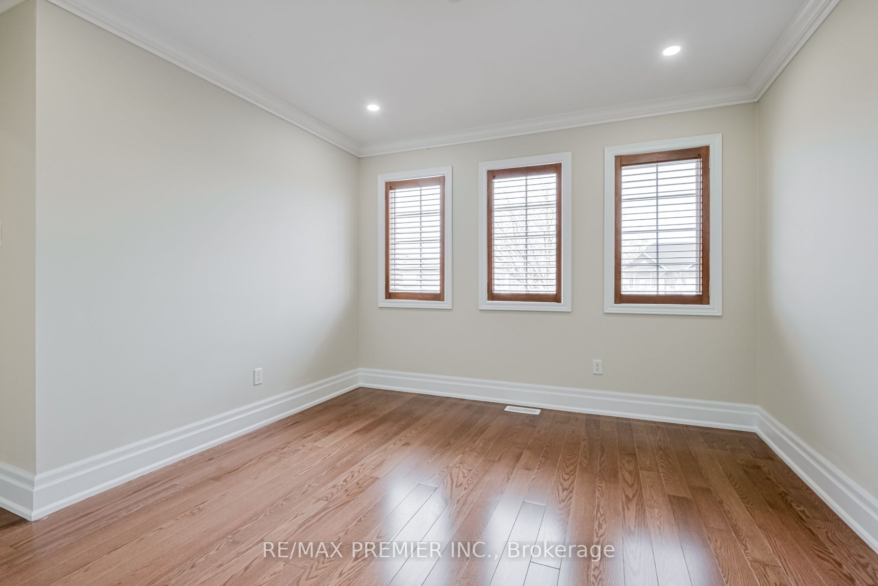 37 Colombo Cres